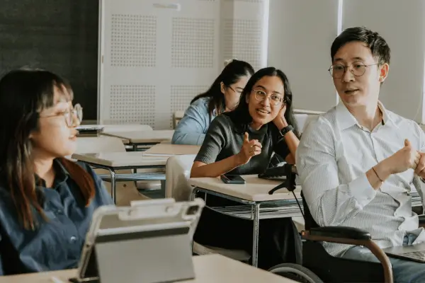 Mestrado ou MBA aos 40 anos: Quando a Crise da Meia-Idade Encontra a Sala de Aula