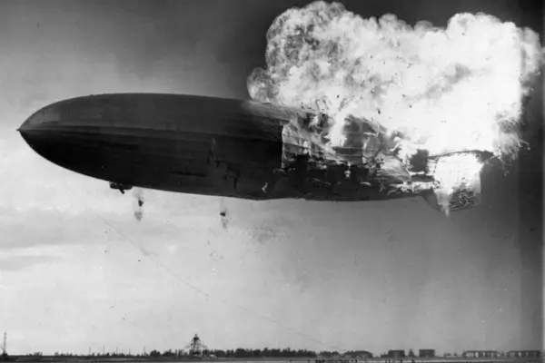 Gigantes do Céu: A Era de Ouro dos Dirigíveis – De Zeppelin a Hindenburg